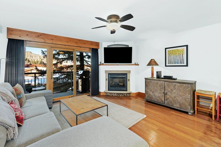 #3205 - Ivy - Living Area