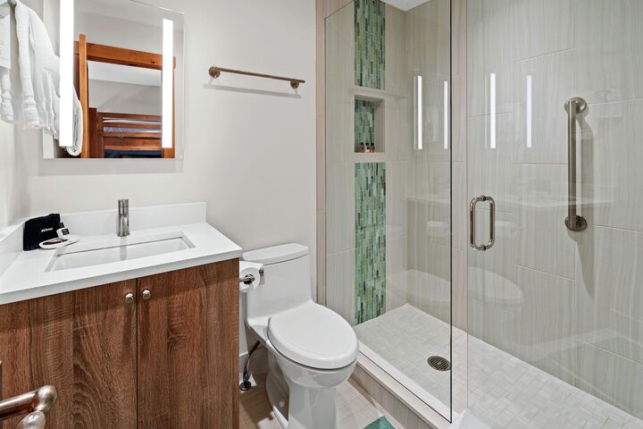 #3205 - Ivy - Bathroom