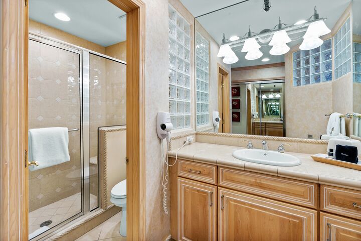 #3102 - Juniper - Master Ensuite Bathroom