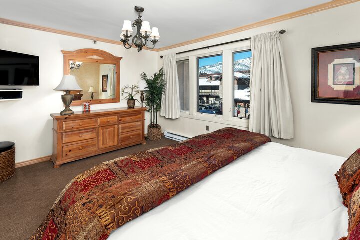 #3102 - Juniper - Master Bedroom