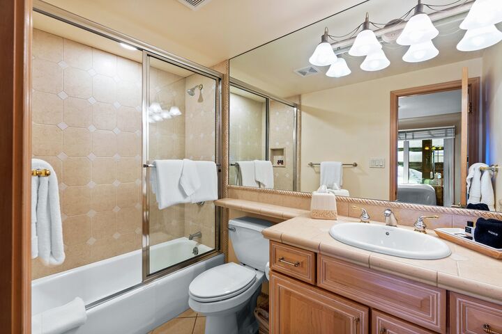 #3102 - Juniper - Ensuite Bathroom