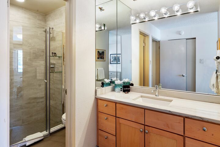 #3211 - Ivy - Master Ensuite Bathroom