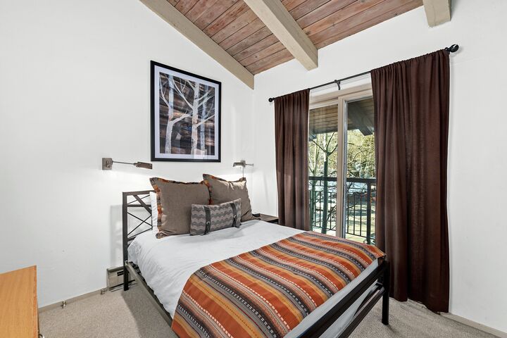 #3211 - Ivy - Bedroom