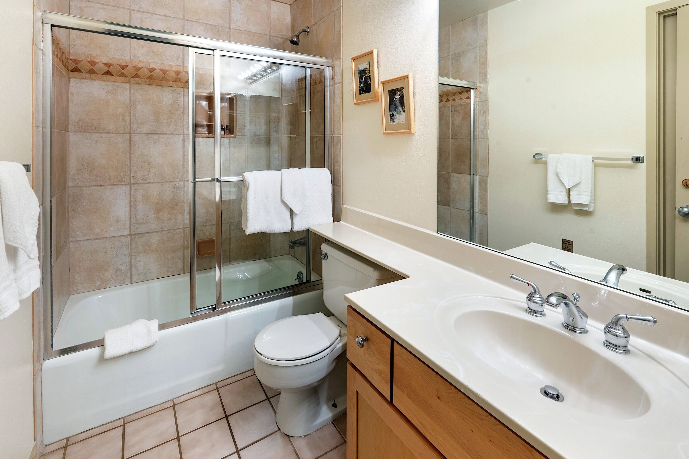 #3211 - Ivy - Ensuite Bathroom