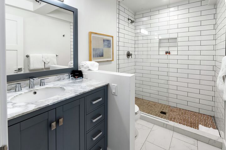 #3213 - Ivy - Bathroom