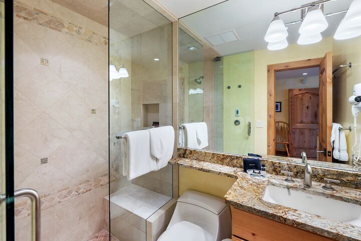 #1105 - Dogwood - Master Ensuite Bathroom