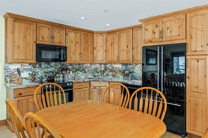 #1105 - Dogwood - Dining Area & Kitchen