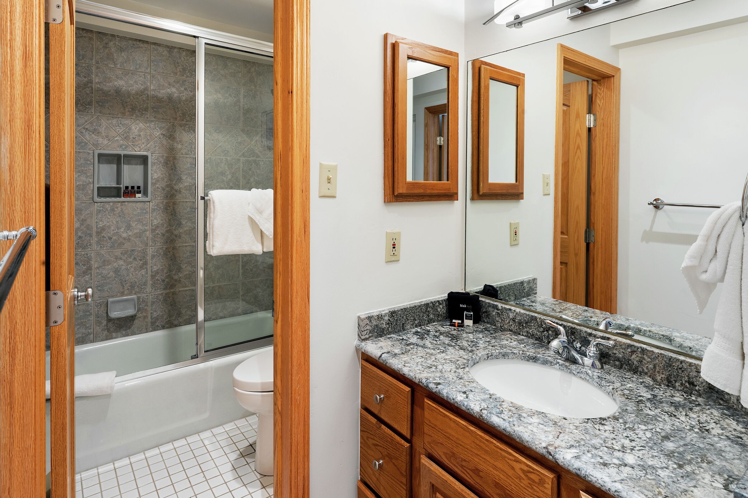 #1202 - Aspen - Ensuite Bathroom