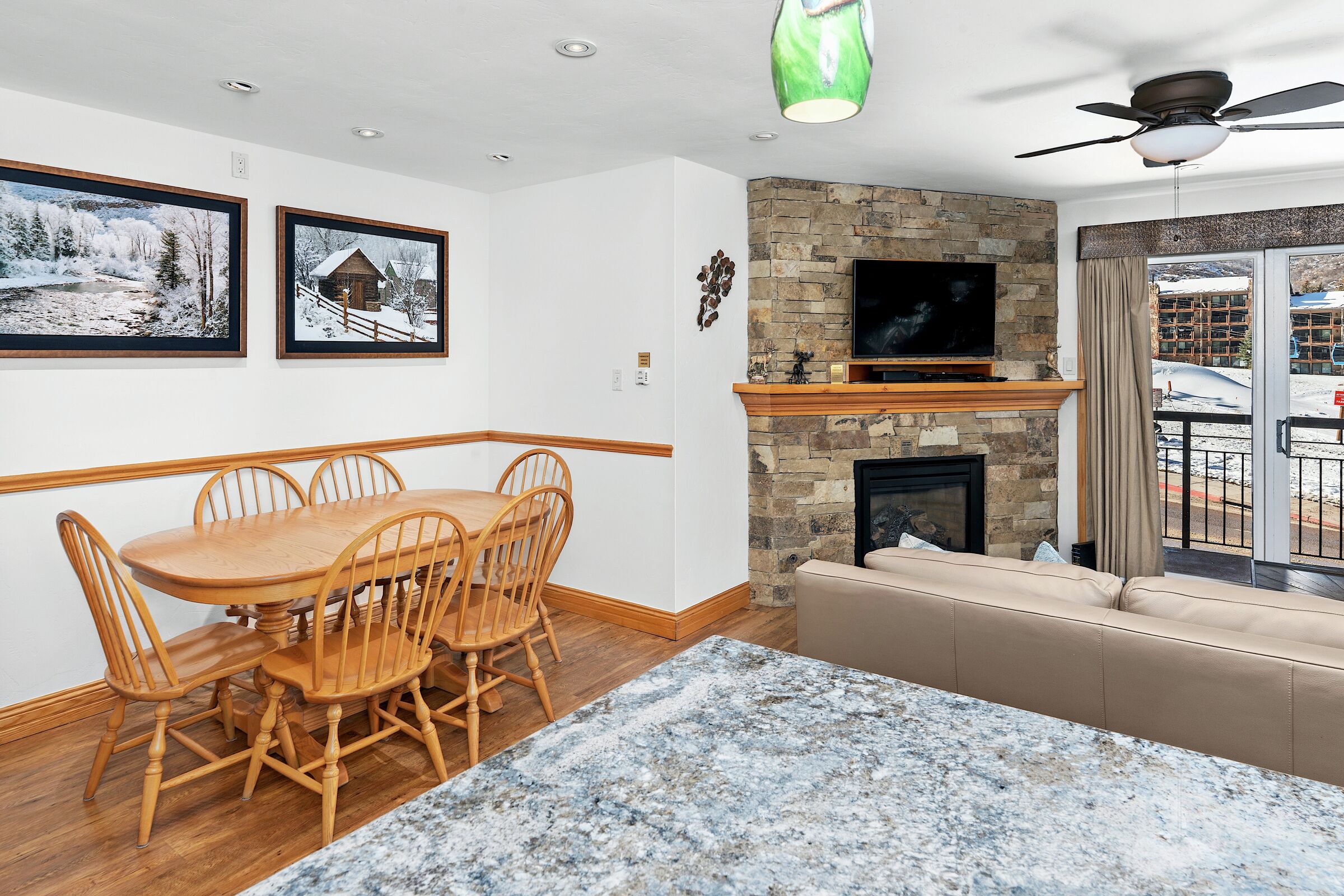 #1202 - Aspen - Dining Area