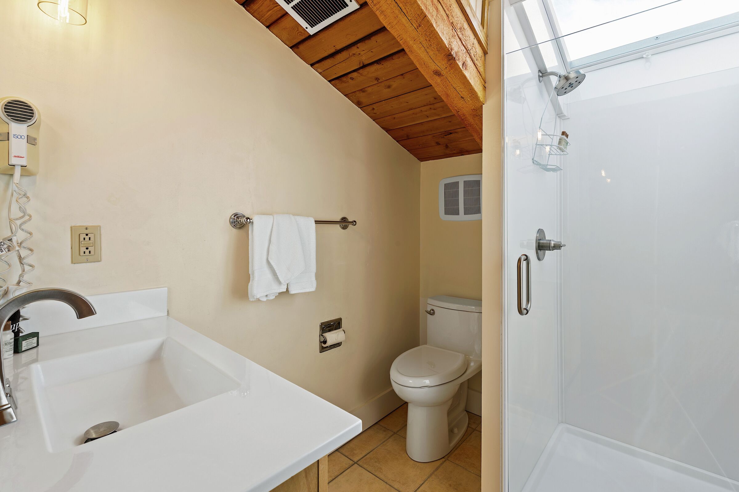#2305 - Beech - Bathroom