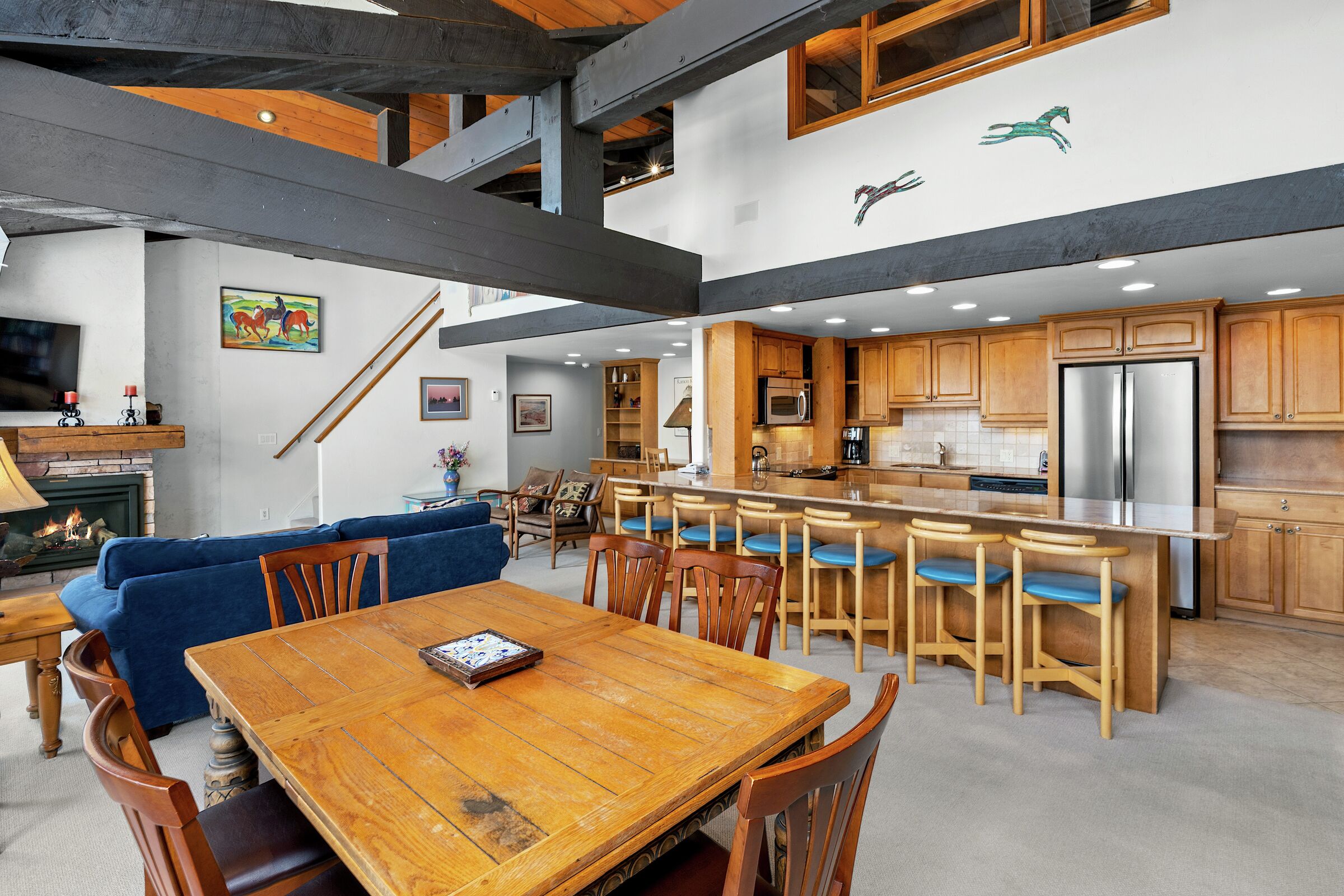 Dining Area & Kitchen