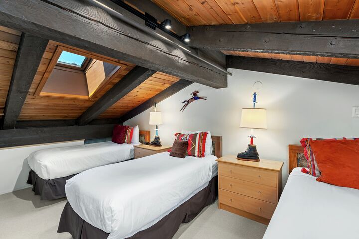 #2316 - Hickory - Bedroom