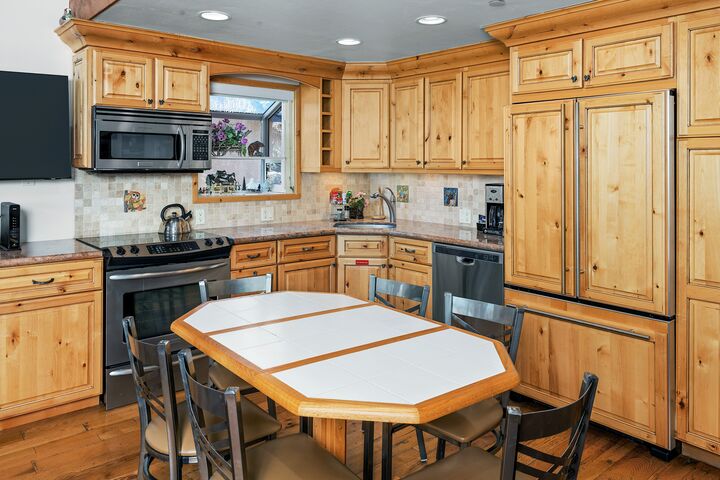 #1212 - Dogwood - Dining Area & Kitchen