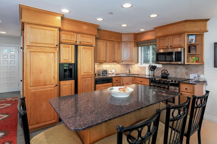 #1101 - Aspen - Kitchen