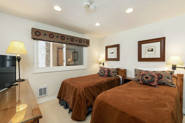 #1101 - Aspen - Bedroom