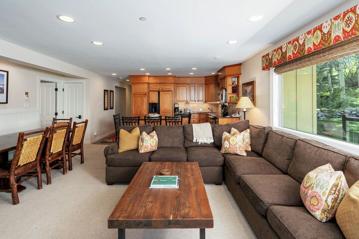 #1101 - Aspen - Living Area