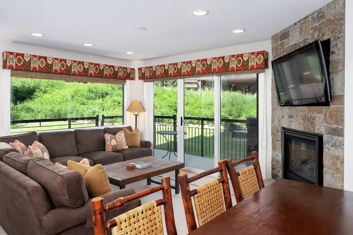 #1101 - Aspen - Living Area