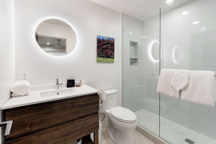 #1112 - Dogwood - Ensuite Bathroom