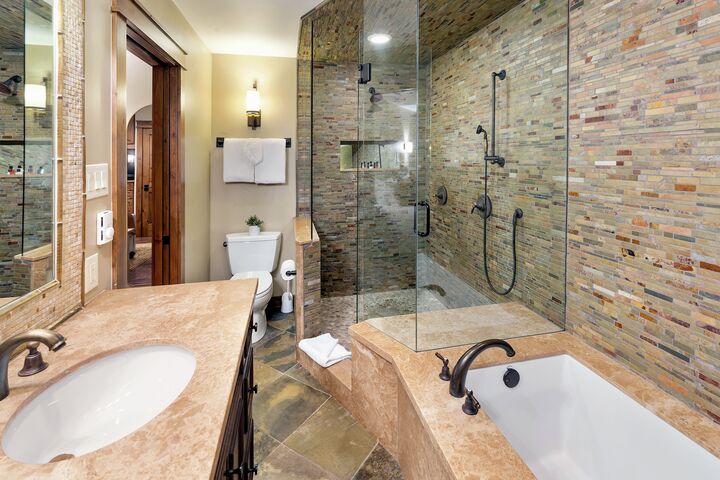 #1113 - Fir - Master Ensuite Bathroom