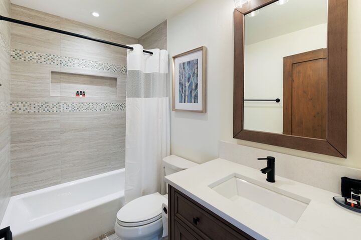 #1201 - Aspen - Bathroom