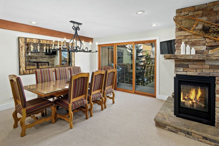 #2116 - Hickory - Dining Area