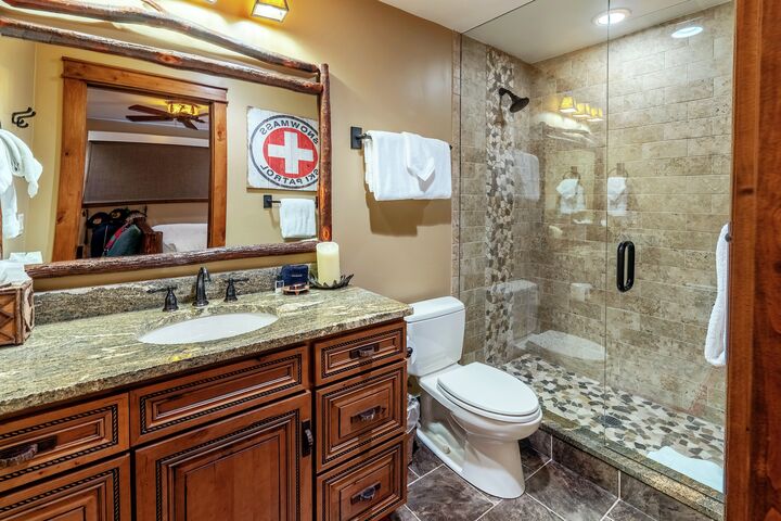 #2216 - Hickory - Ensuite Bathroom