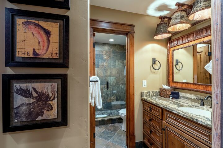#2216 - Hickory - Ensuite Bathroom