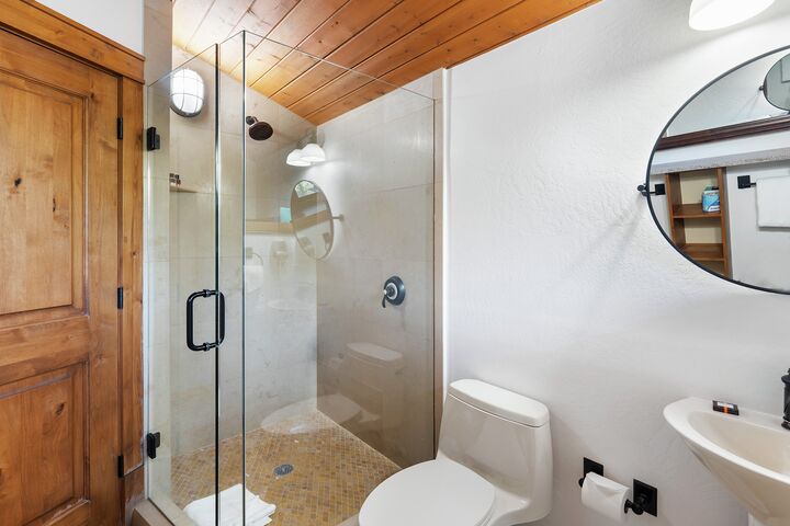 #2302 - Beech - Ensuite Bathroom