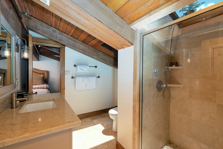 #2315 - Hickory - Ensuite Bathroom