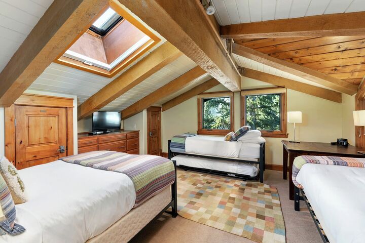 #2301 - Beech - Loft Bedroom