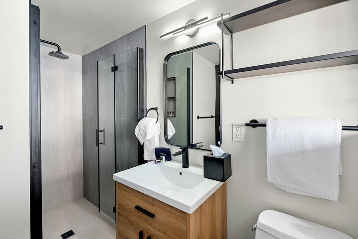 #3212 - Ivy - Bathroom