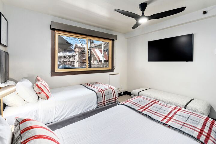 #3212 - Ivy - Bedroom