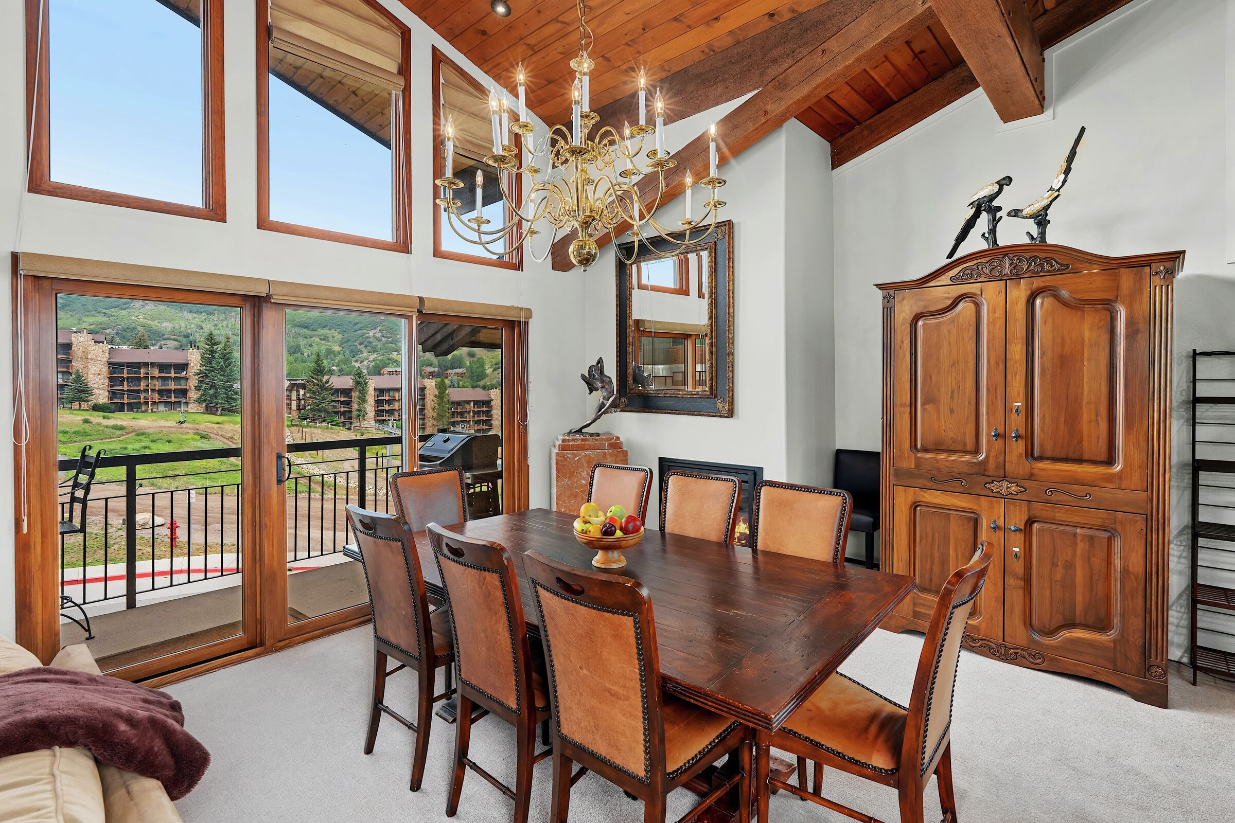 #1302 - Aspen - Dining Area