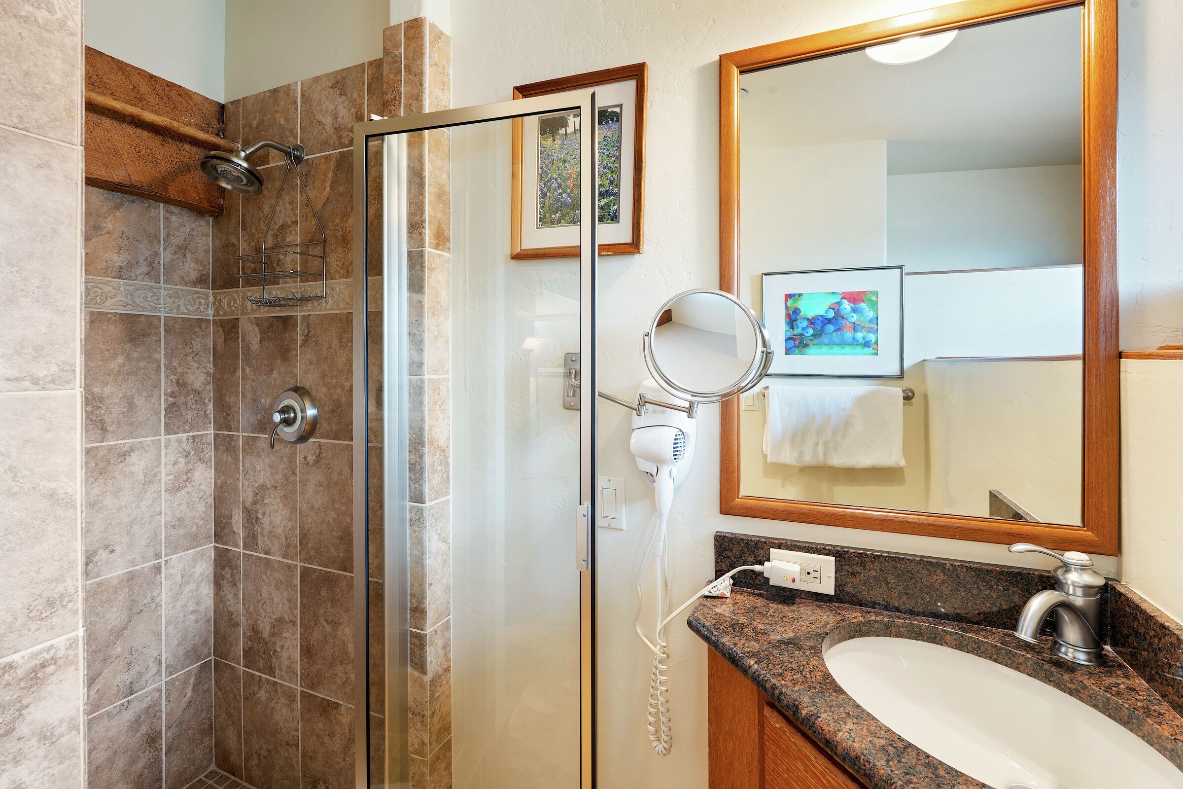 #1302 - Aspen - Ensuite Bathroom