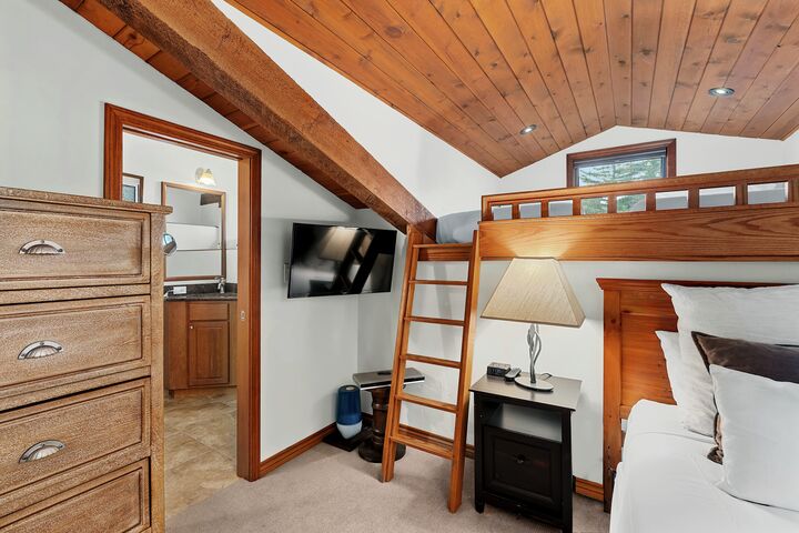 #1302 - Aspen - Bedroom