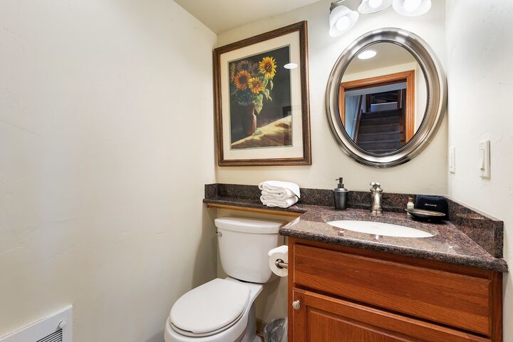 #1302 - Aspen - Bathroom