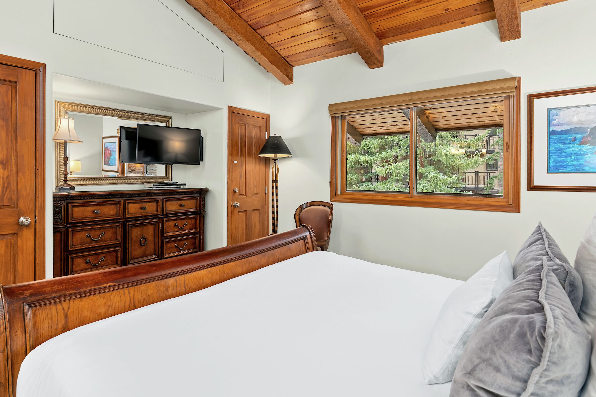 #1302 - Aspen - Bedroom