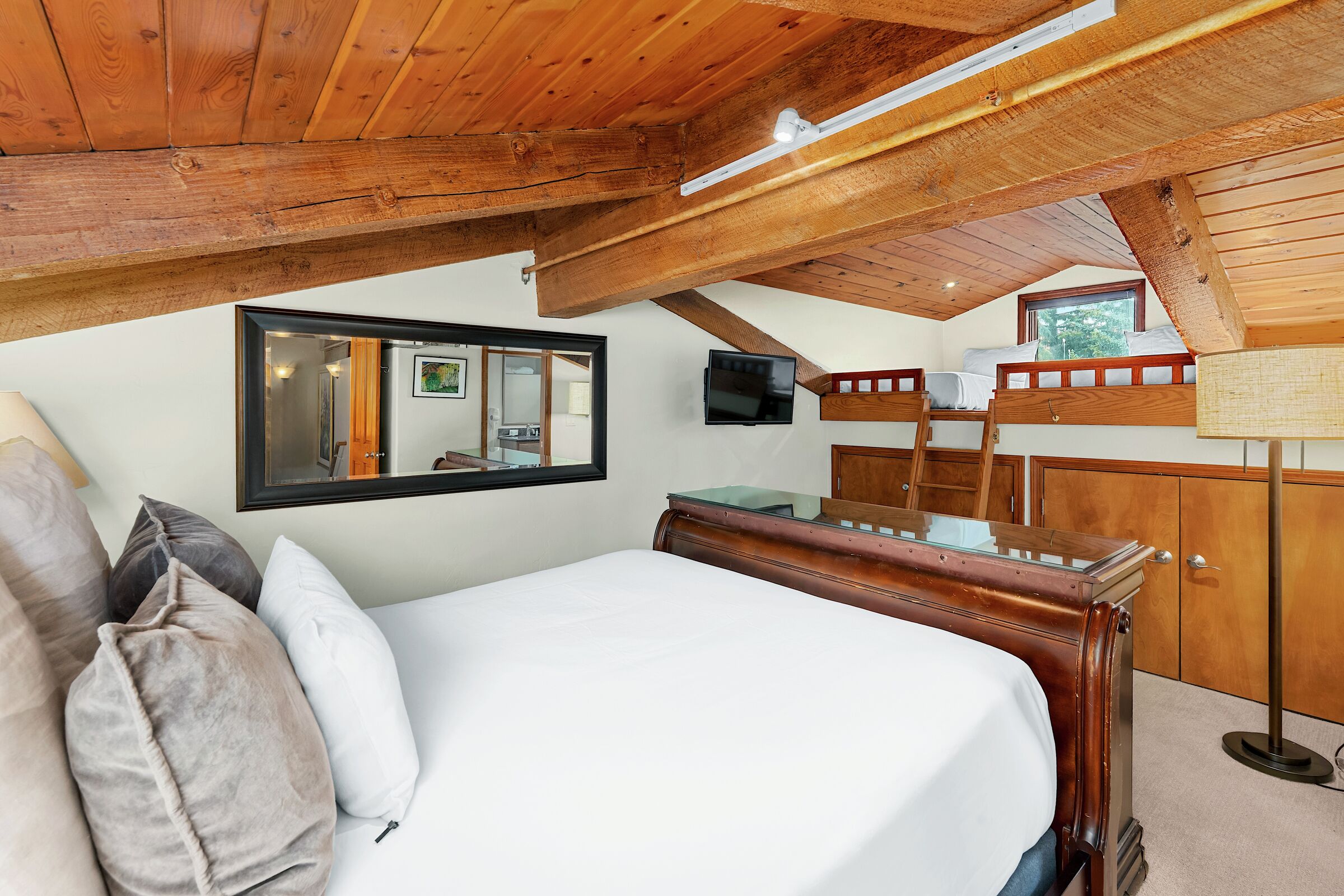 #1302 - Aspen - Bedroom