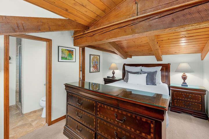 #1302 - Aspen - Bedroom