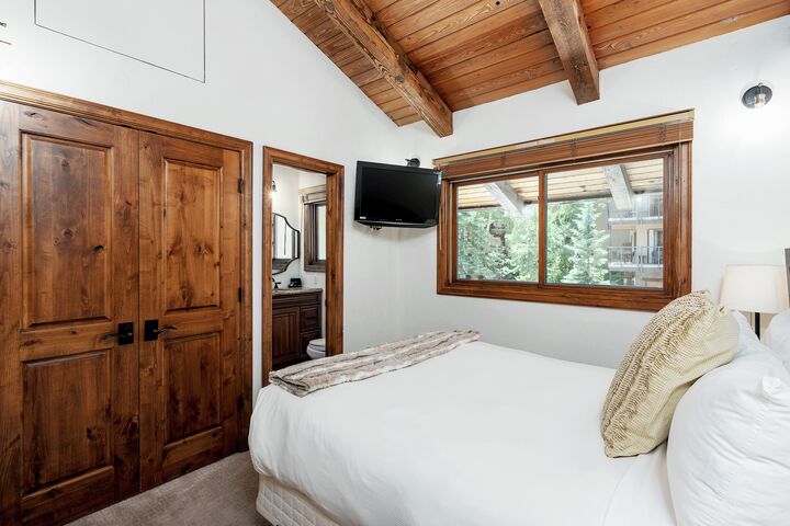 #2209 - Elm - Bedroom