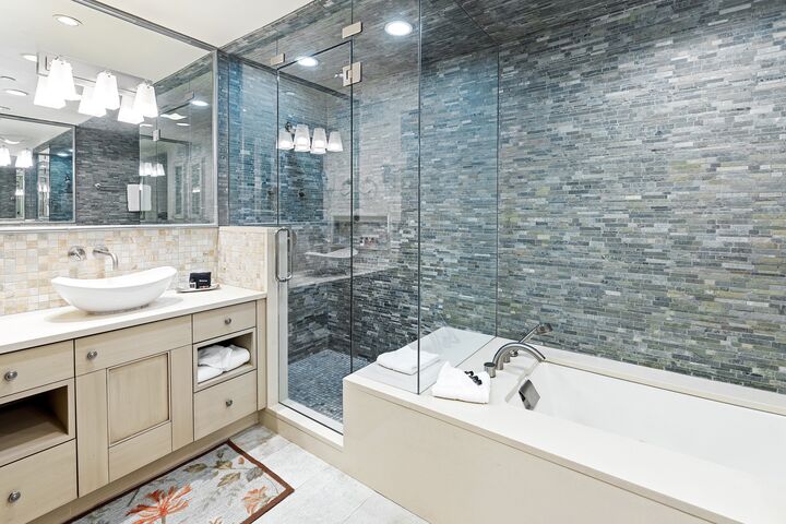 #3106 - Ivy - Master Ensuite Bathroom
