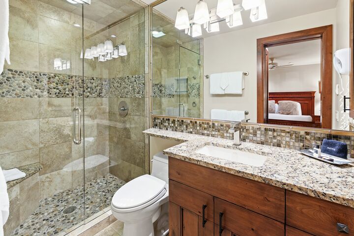 #3106 - Ivy - Ensuite Bathroom