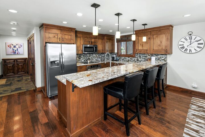 #3106 - Ivy - Kitchen