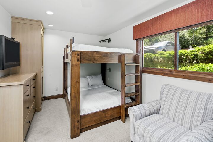 #3106 - Ivy - Bedroom