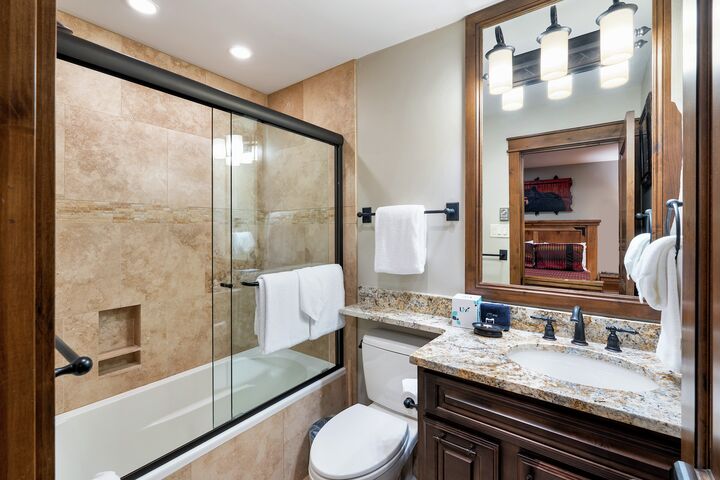 #3110 - Ivy - Ensuite Bathroom