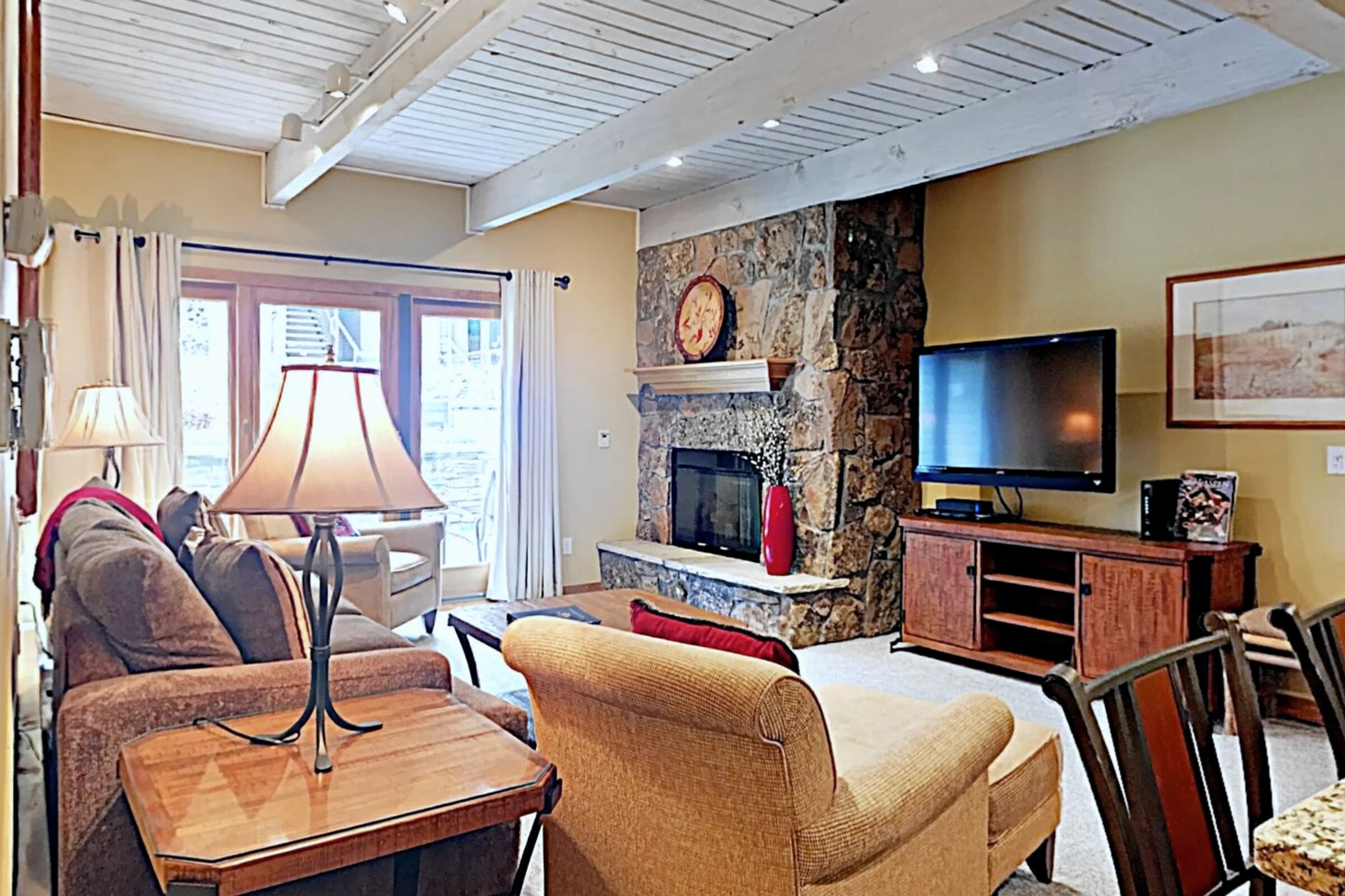 #B2G - Living Area