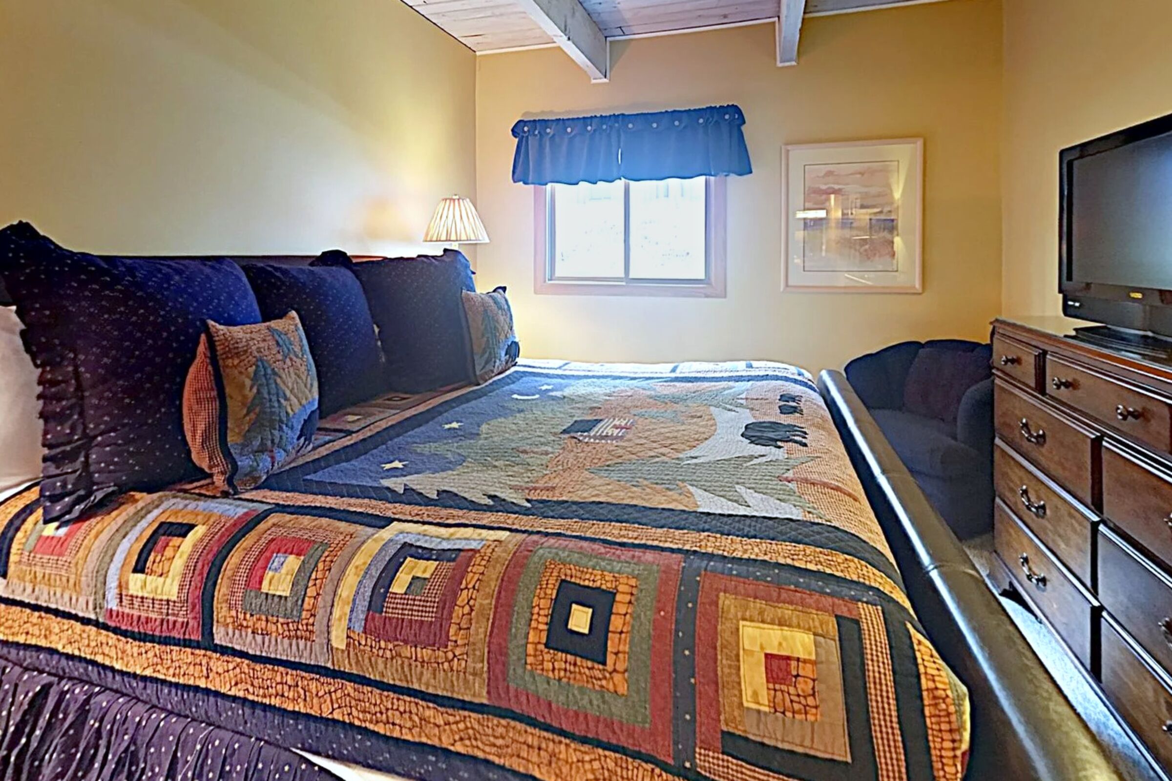 #B2G - Bedroom