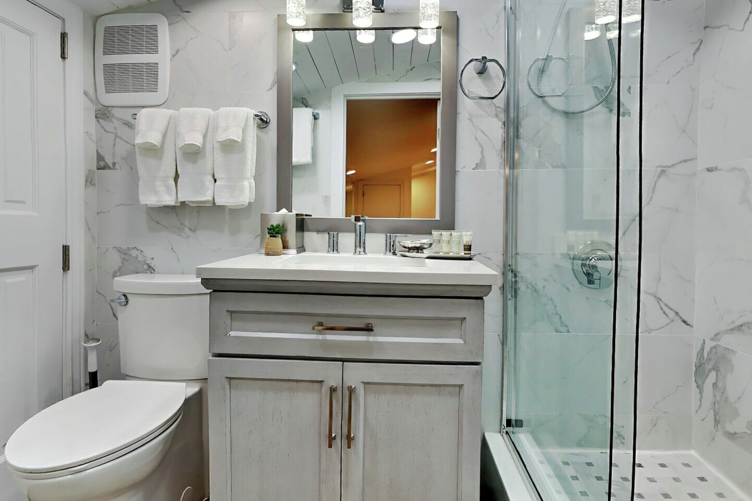 #D3F - Loft Bathroom