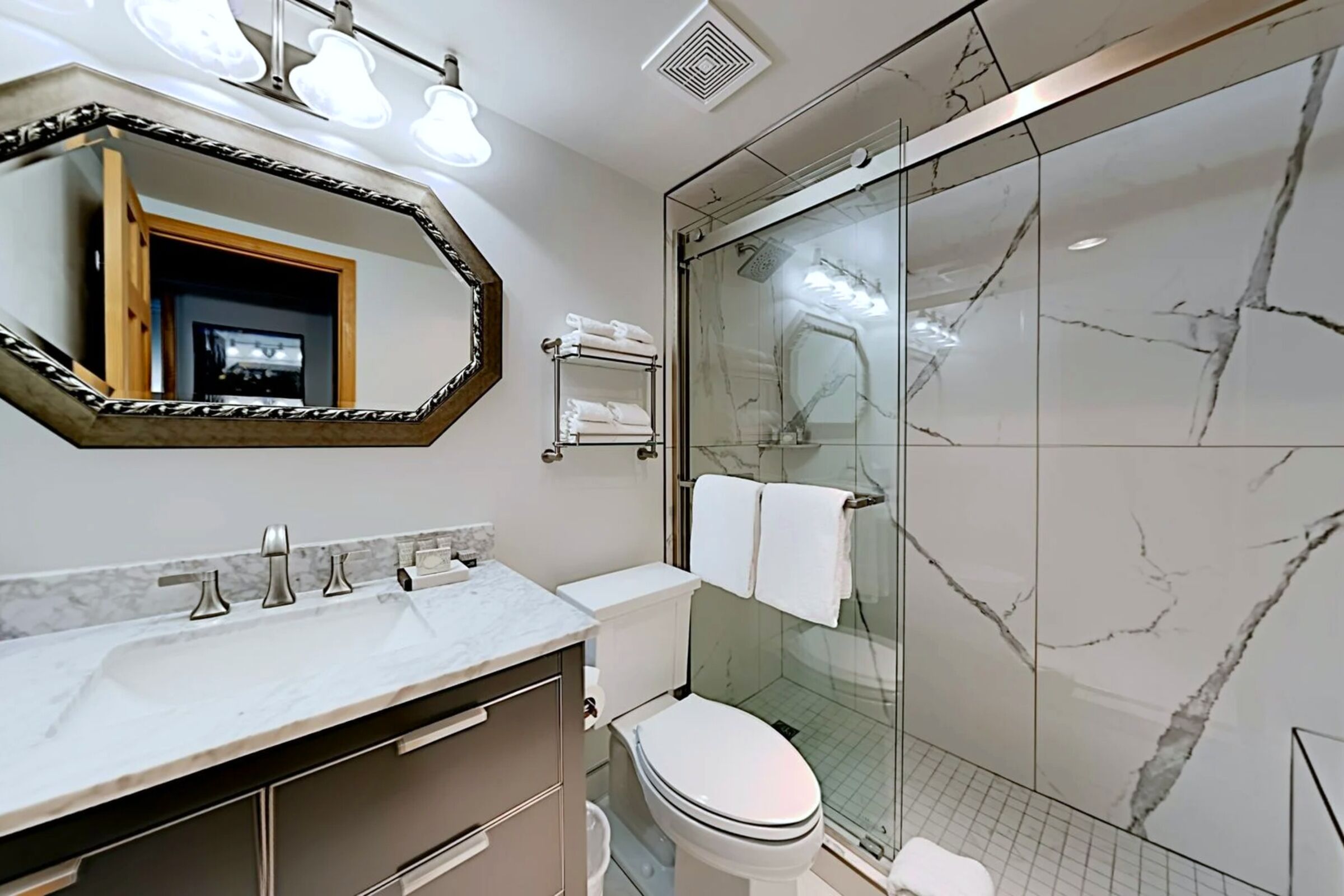 #B3C - Bathroom
