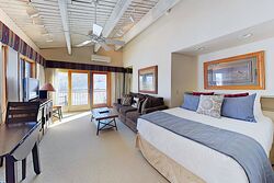 #318 - Studio Living Area
